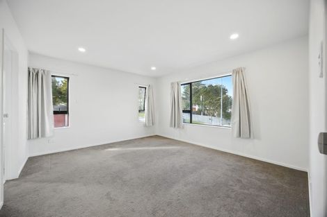 Photo of property in 43a Fitzherbert Avenue, West Harbour, Auckland, 0618