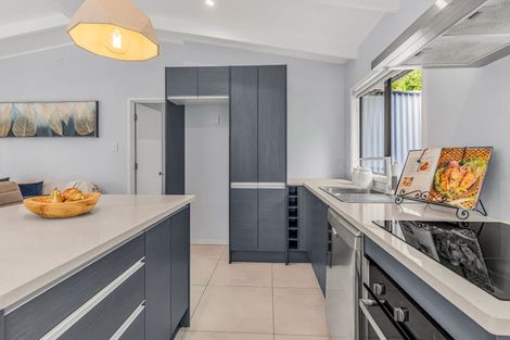 Photo of property in 1/47 Farquhar Road, Glendene, Auckland, 0602