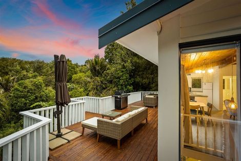 Photo of property in 705 Scenic Drive, Henderson Valley, Auckland, 0612