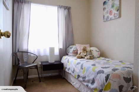 Photo of property in 42 Elliston Crescent, Stanmore Bay, Whangaparaoa, 0932