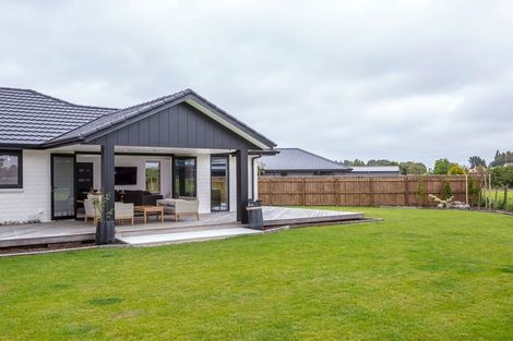 Photo of property in 8 Takahe Drive, Carterton, 5713