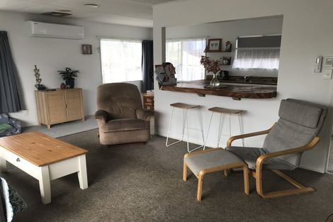 Photo of property in 8 Yorke Road, Haruru, 0204