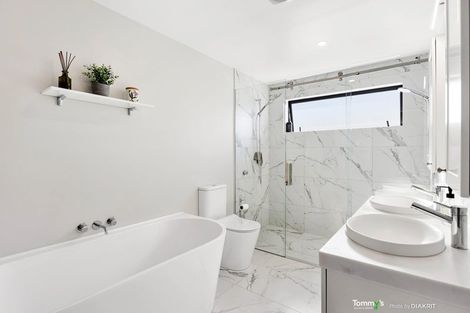 Photo of property in 15 Riroriro Close, Crofton Downs, Wellington, 6035