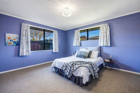 Photo of property in 1/52a Aorangi Road, Bryndwr, Christchurch, 8053