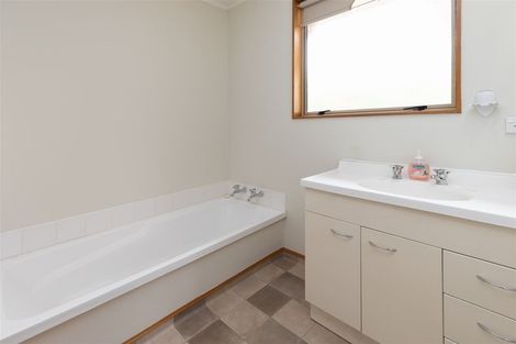Photo of property in 37 Karina Crescent, Redwoodtown, Blenheim, 7201