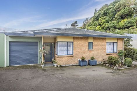 Photo of property in 8/5 Court Road, Tawa, Wellington, 5028