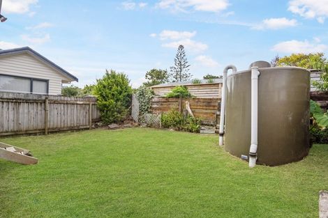 Photo of property in 5 Lendic Avenue, Henderson, Auckland, 0612