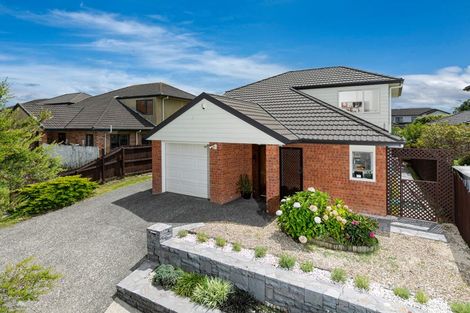 Photo of property in 8 Lucienne Drive, Ranui, Auckland, 0612