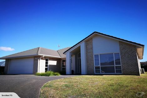 Photo of property in 10 Sangam Place, Pukekohe, 2120