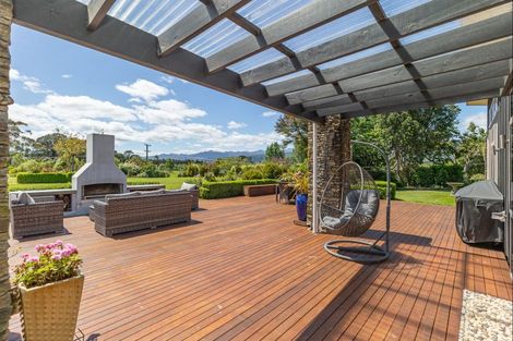 Photo of property in 205 Muhunoa Road East, Ohau, Levin, 5570