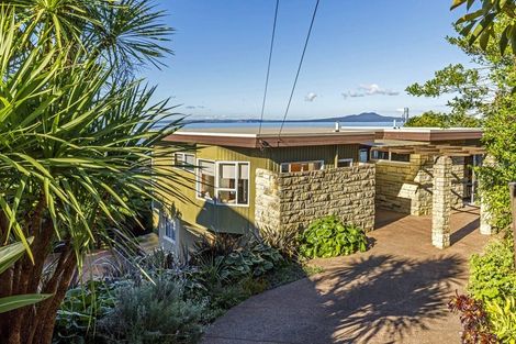 Photo of property in 29 Oban Road, Browns Bay, Auckland, 0630