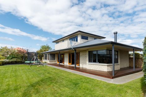Photo of property in 40 Kilkenny Place, Fitzherbert, Palmerston North, 4410