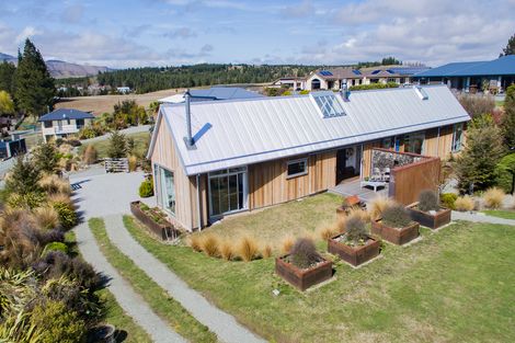 Photo of property in 13 D'archiac Drive, Lake Tekapo, 7999