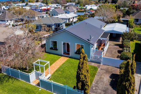 Photo of property in 30 Kahikatea Street, Inglewood, 4330