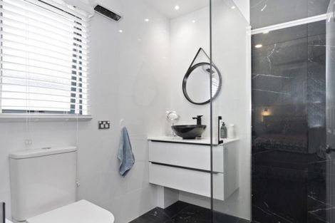 Photo of property in 2/8 Victoria Road, Mount Maunganui, 3116