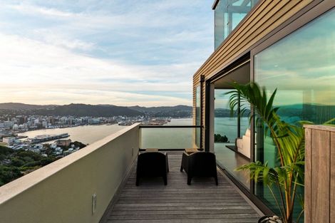 Photo of property in 34 Lookout Road, Roseneath, Wellington, 6021