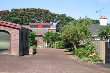 Photo of property in 17 Bangor Street, Point Chevalier, Auckland, 1022