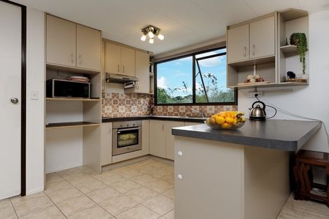 Photo of property in 17 Rehia Road, Massey, Auckland, 0614