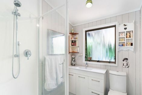 Photo of property in 23 Wharf Road, Clarks Beach, Pukekohe, 2679