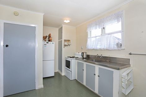 Photo of property in 14 Ward Street, Bulls, 4818