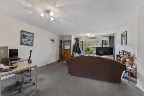 Photo of property in 108 Oxford Street, Tawa, Wellington, 5028