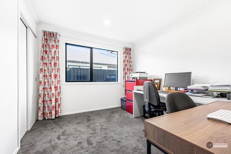 Photo of property in 5 Buddle Road, Wallaceville, Upper Hutt, 5018