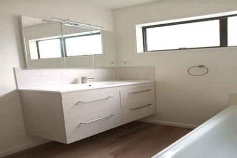 Photo of property in 2/14 Clementine Lane, Mount Pleasant, Christchurch, 8081