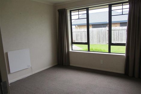 Photo of property in 27 Boston Parade, Kelvin Grove, Palmerston North, 4414