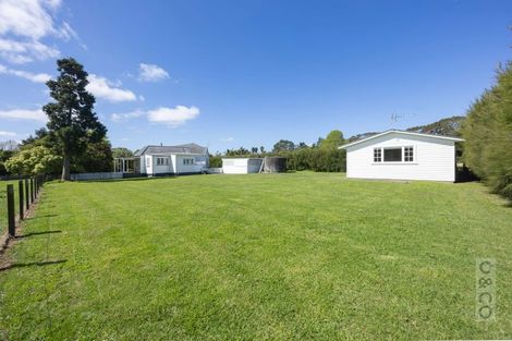 Photo of property in 11 Taupaki Road, Taupaki, 0782