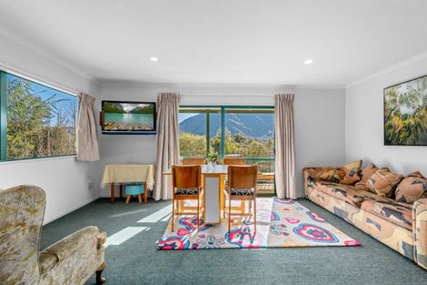 Photo of property in 826 Queen Charlotte Drive, Havelock, Picton, 7281