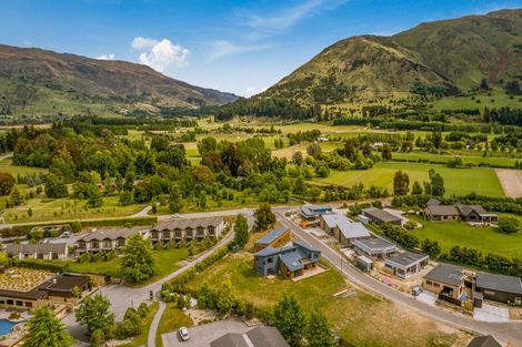 Photo of property in 2 Cleland Close, Wanaka, 9382