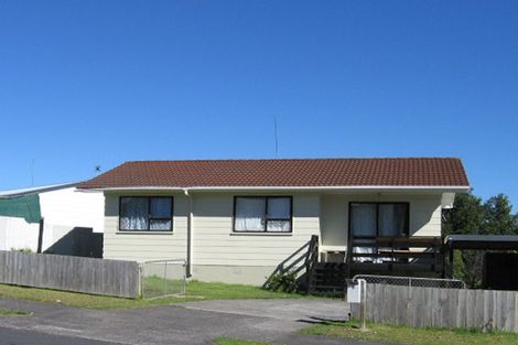 Photo of property in 4 Crosby Road, West Harbour, Auckland, 0618