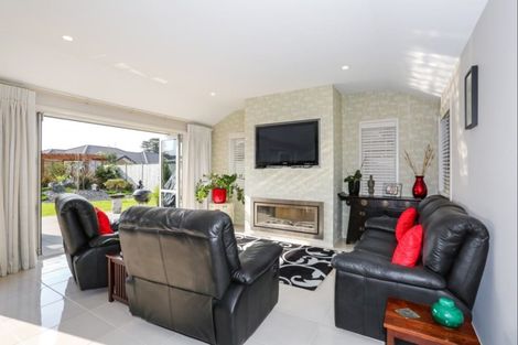 Photo of property in 24 Searle Drive, Patumahoe, Pukekohe, 2679