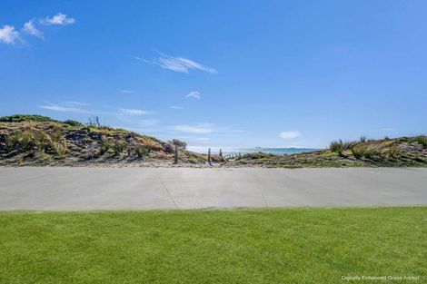 Photo of property in 1/186 Marine Parade, Mount Maunganui, 3116