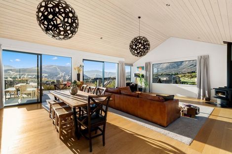 Photo of property in 10 Glenelg Lane, Jacks Point, 9371