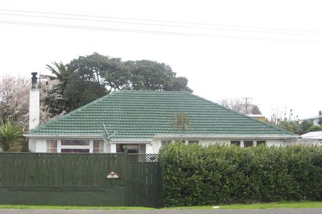 Photo of property in 17 Paritutu Road, Spotswood, New Plymouth, 4310