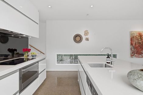 Photo of property in 57 Wainui Avenue, Point Chevalier, Auckland, 1022
