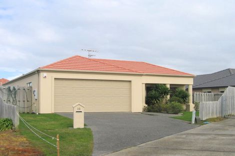 Photo of property in 12 Brosna Place, East Tamaki, Auckland, 2016