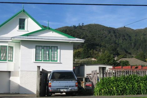 Photo of property in 389 Stokes Valley Road, Stokes Valley, Lower Hutt, 5019