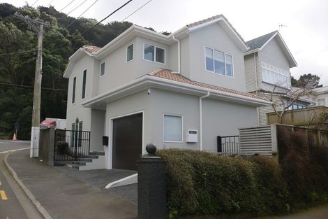 Photo of property in 87 Grant Road, Thorndon, Wellington, 6011