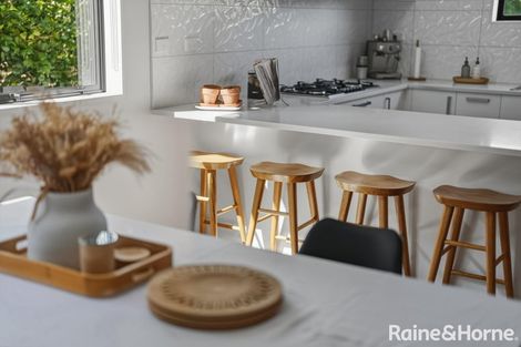 Photo of property in 19b Standage Lane, Kelston, Auckland, 0602