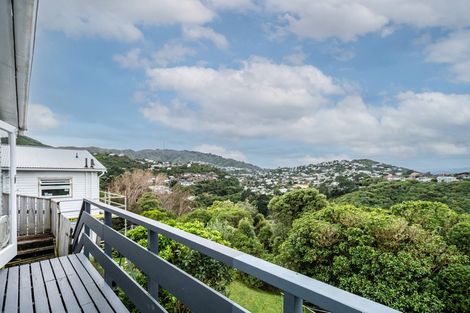 Photo of property in 1/29 Winston Street, Crofton Downs, Wellington, 6035