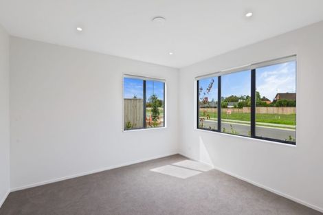 Photo of property in 19 Waituarua Drive, Takanini, 2112