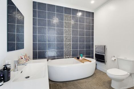 Photo of property in 334 Aokautere Drive, Aokautere, Palmerston North, 4471