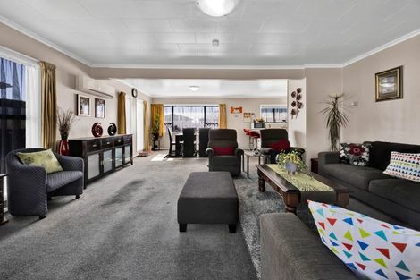 Photo of property in 31 Kamahi Avenue, Hawera, 4610