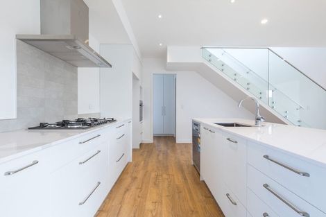 Photo of property in 9 Kumukumu Road, Long Bay, Auckland, 0630