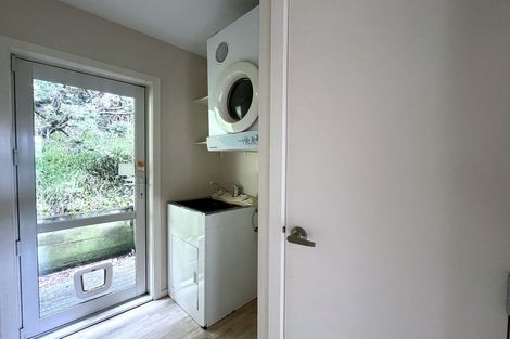 Photo of property in 64a Salford Street, Newlands, Wellington, 6037