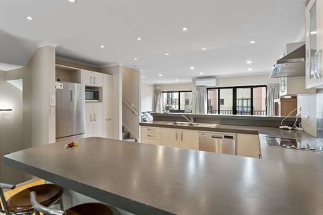 Photo of property in Te Kakariki Apartments, 5/5 Wellington Road, Paekakariki, 5034