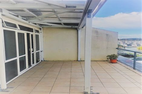 Photo of property in 16/15 Clearwater Cove, West Harbour, Auckland, 0618