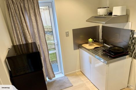 Photo of property in 73 Tamahere Drive, Glenfield, Auckland, 0629